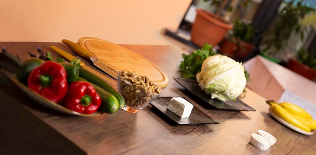 Кухонные инструменты и продукты